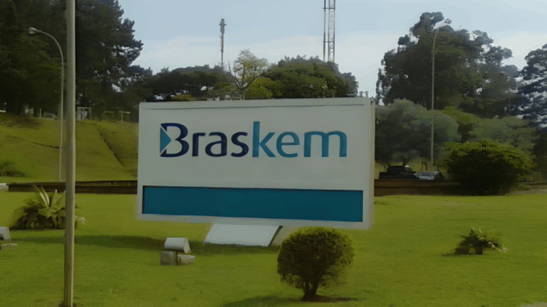 Fitch and S&P have downgraded Braskem’s rating after the company entered guardianship, leading to a 5.75% drop in B3’s actions.