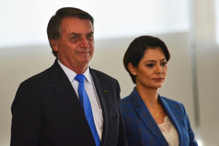 Michelle Bolsonaro steps down as president of the PL Women due to her husband’s decision.